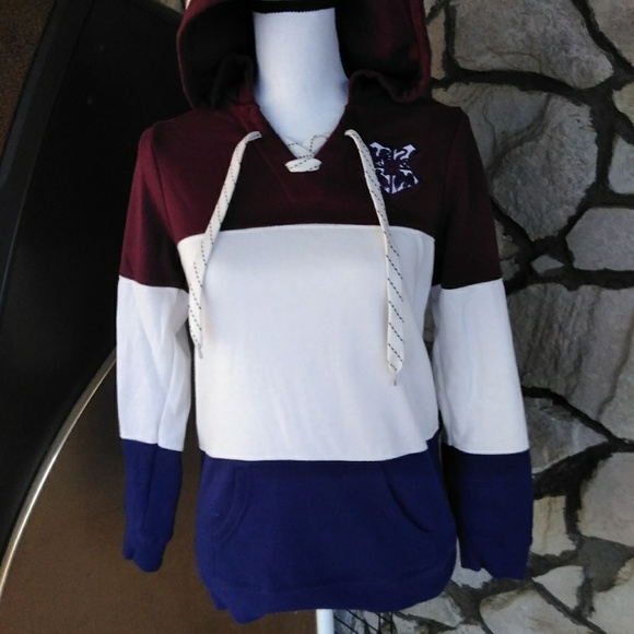 above the breast cropped hoodie